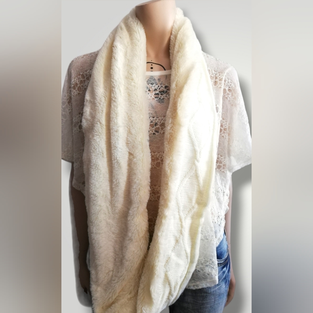 Scarf fau fur and wool